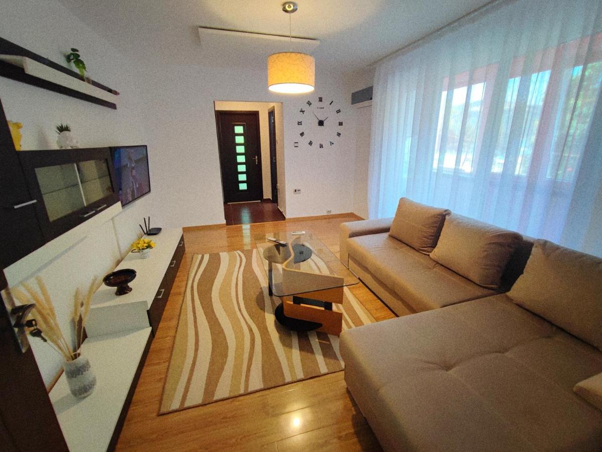 Апартаменты Deea Оршова Экстерьер фото